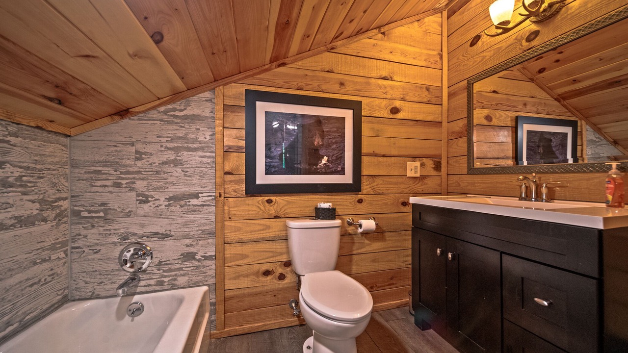 Photo of Bathroom in Walnut Mountain