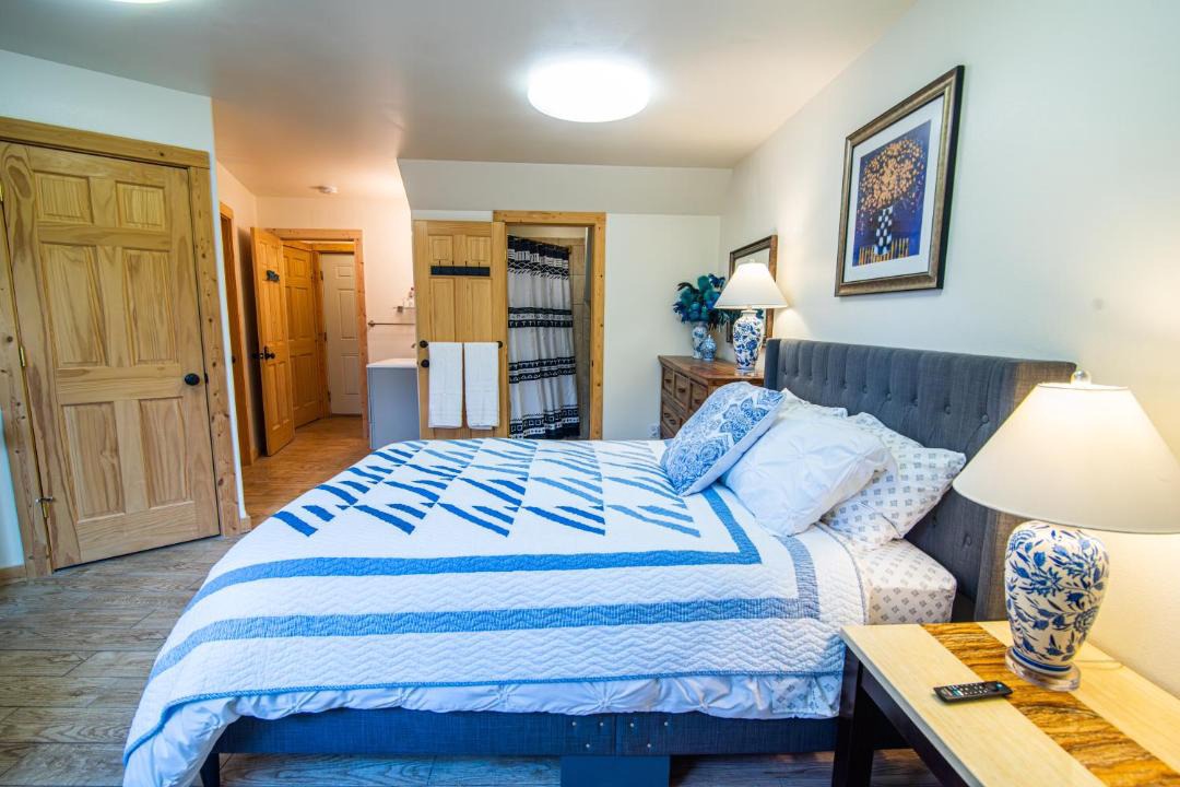 Photo of Bedroom in Knik-Fairview