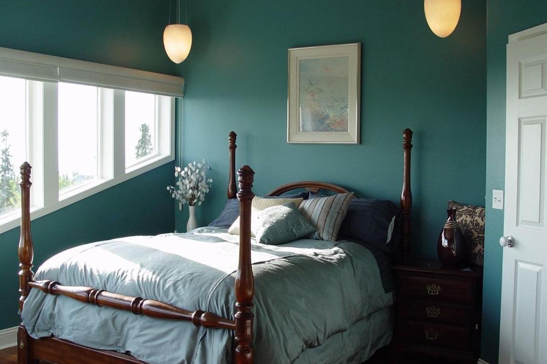 Photo of Bedroom in Mid-Hillside