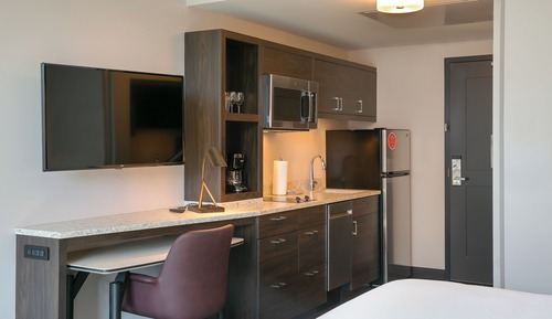 Studio Suite, 1 King Bed with Sofa bed (Hearing Accessible)
