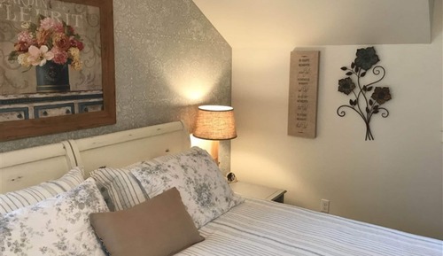 Room, Mountain View (Denali King)