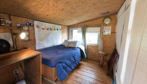 Cottage with Shared Bathroom