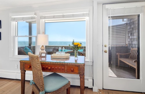 Falmouth Heights Bed & Breakfast | Inn on the Sound