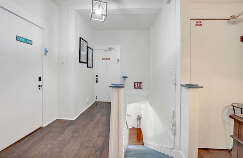 Fort Myers River District House | Hibiscus House Bed Breakfast Inn Turtle Room Bed-ada