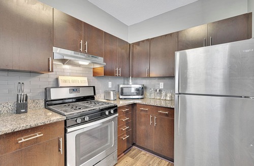 Cumberland Apartment | Cozy 2-bedroom stay! Walking distance to Braves Stadium.