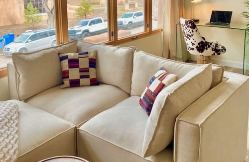 Downtown Santa Fe Apartment | Chic View Loft at Historic Plaza - Spacious 470 Sq Ft