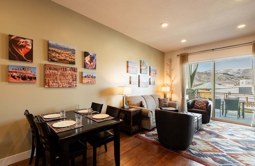 Kimball Junction Condo | Bright and Airy Mountain Townhome. Walk to Shops, Dining, Trails + Hot Tub