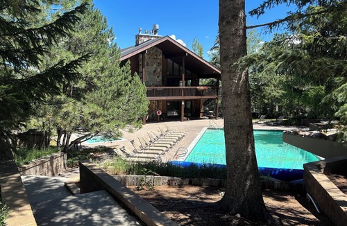 Park City Condo | See Newly Remodeled next to Hot tub, Pools, Sauna Walk to new 10 person Gondola!