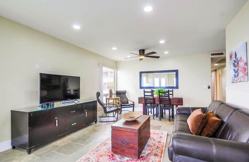 Mission Beach Condo | BOOK THIS AMAZING OCEANFRONT CONDO RIGHT IN MISSION BEACH! GREAT AMMENTIES.