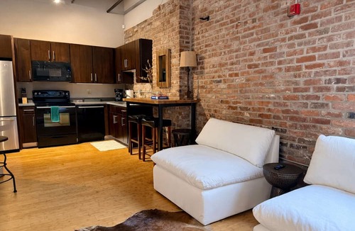 Downtown Nashville Condo | Downtown Music City Loft living! ~Steps to the Ryman and Broadway