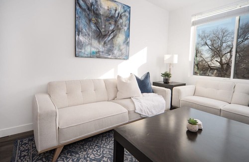 Sugar House Apartment | Sugarhouse! Mtn Views!|TopFloor|King|Parking|Gym