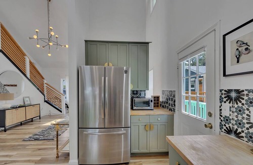 Inman Park Apartment | Renovated Inman Park 3BR Retreat + Private Balcony