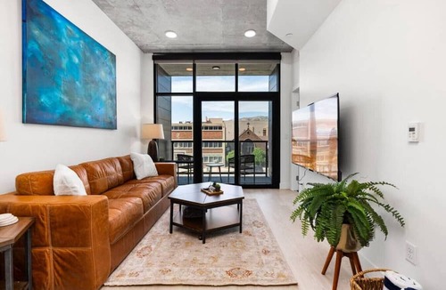 Rio Grande Apartment | Downtown SLC Luxury 1BD/1BA- Pool/HotTub 24hrGym