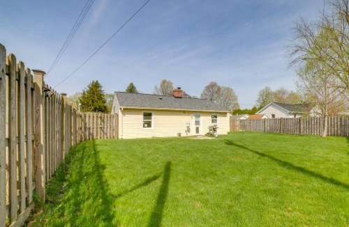 La Porte House | Pet Friendly w/Yard! Modern La Porte Home By Dtwn