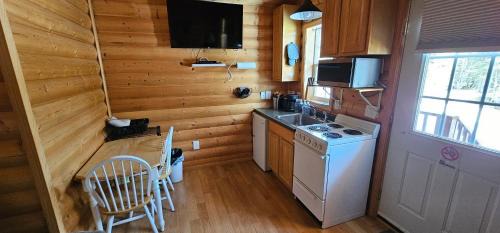Cohoe House | Alaska Summers Lodge Cabin 3-Near Mouth of Kasilof River