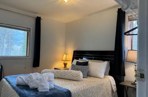Alyeska Apartment | Chair Four Por Favor - Walk Almost Anywhere at Alyeska Resort!