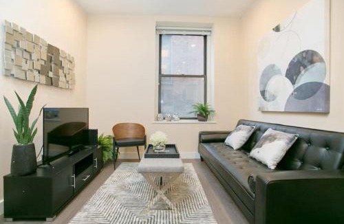 Downtown Boston Apartment | Newly Designed Loft - Fast Wifi - Pet Friendly