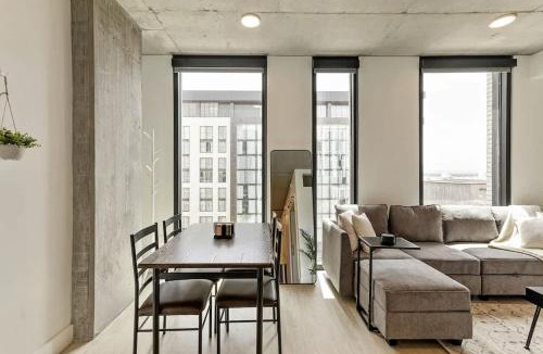 Rio Grande Apartment | X DT SLC Rooftop Pool Hot Tub King Bed Parking