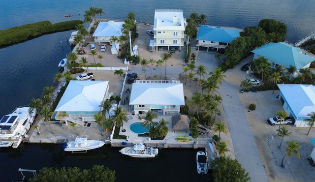 Open Water views, 80' dock Private Pool Ice machine DIRECT ACCESS open water
