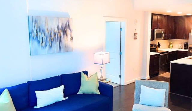 The Luxe | City View | Romantic Escape