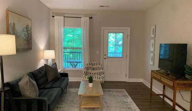 The Sanctuary Flat | 1st Floor | King Bed | W/D!