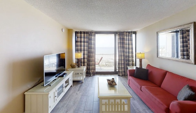Dog Friendly, New beds, Master bedroom on Gulf Free Golf and Activities Daily