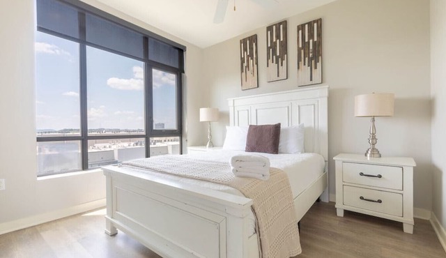 Luxurious Top Floor 2 Br 2 Ba Downtown Condo-#604