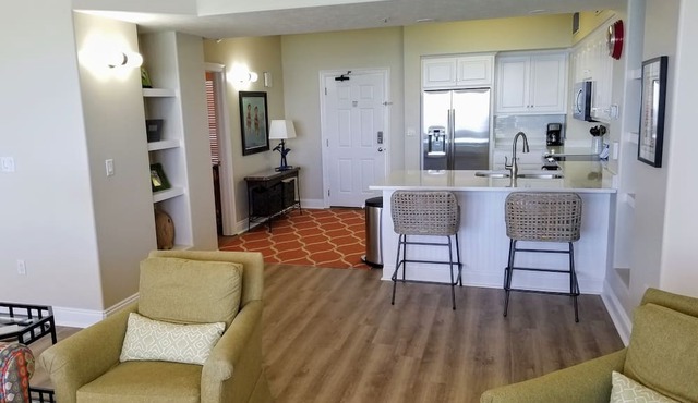 Georgeous 2-Bedroom; Disc Fall Rates! Spect Gulf Views; Beach Chair Serv Incl.