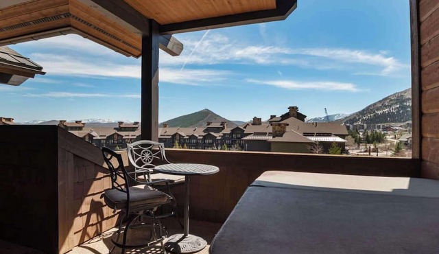 Walk to Ski Lifts & Scenic Views right from your balcony-Juniper Landing 3 Bedroom