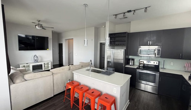2 bedroom 2 bath full apartment in Atlanta