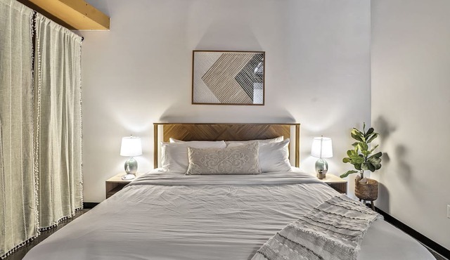 Adorable Condo in The Gulch!