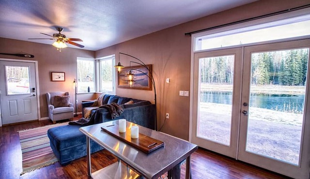 Lakefront Aurora Retreat Aviator Escape