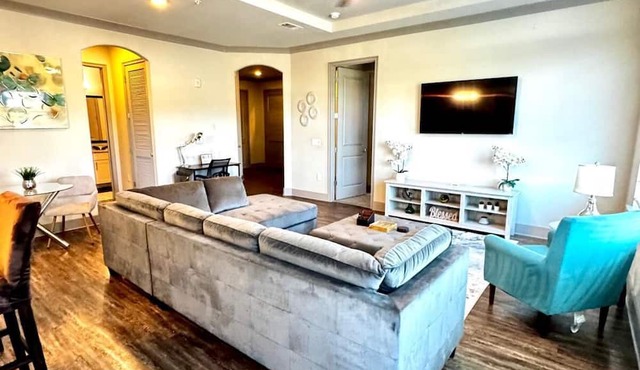 Buckhead Oasis - Spacious 2bd, 2ba with Private Balcony
