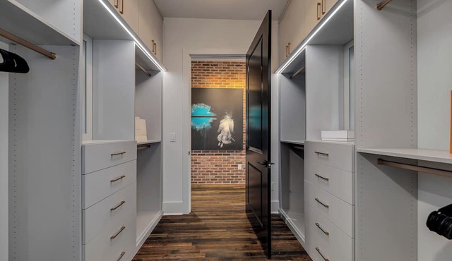 Entire Top Floor Penthouse Loft, sleeps 20