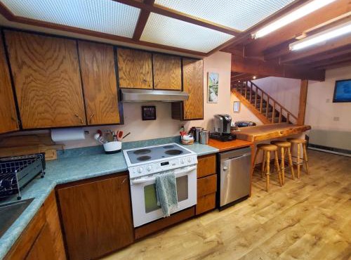 Juneau Cabin near Eaglecrest & Trails