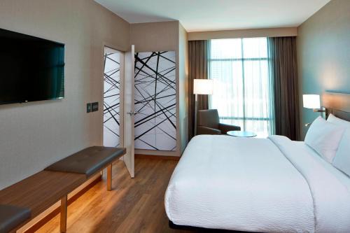 AC Hotel by Marriott Atlanta Buckhead at Phipps Plaza